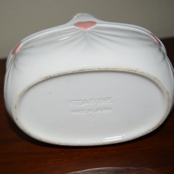 Vtg 80’s Porcelain FTDA Pleated Valentine’s Day Heart Vase Basket Baby Girl Gift - Picture 5 of 6